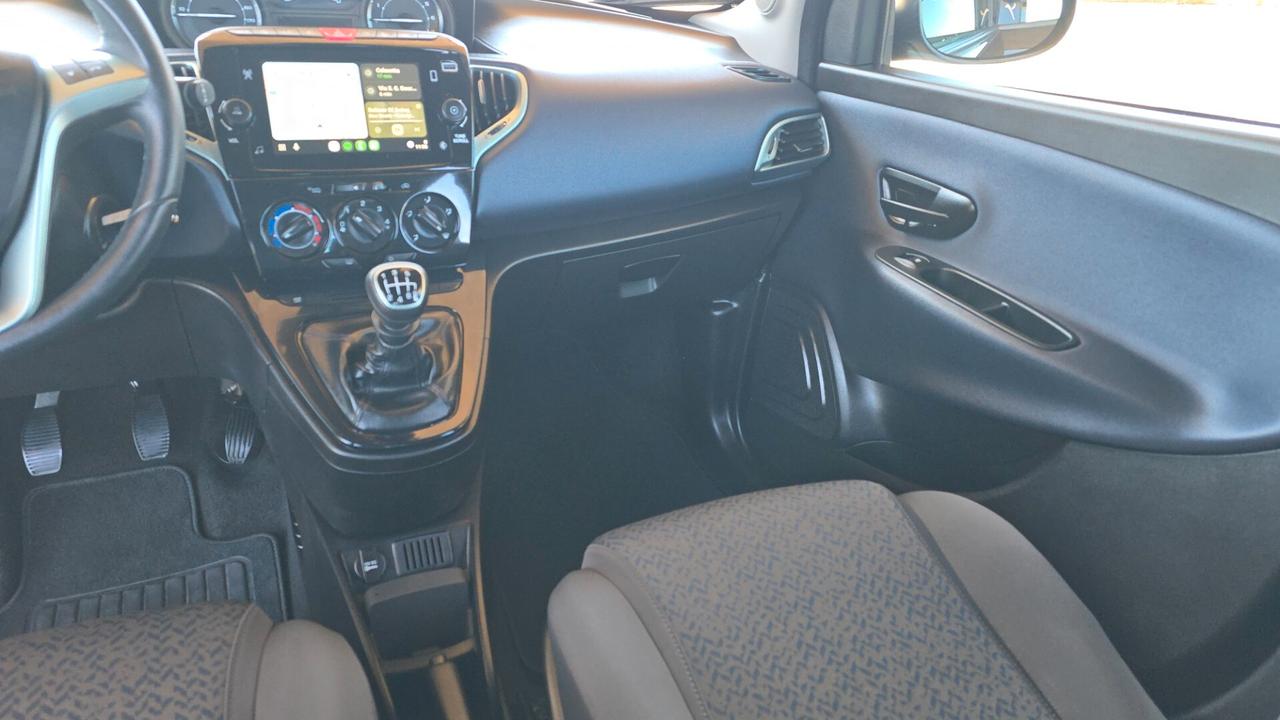 Lancia Ypsilon 1.0 FireFly 5 porte S&S Hybrid Gold