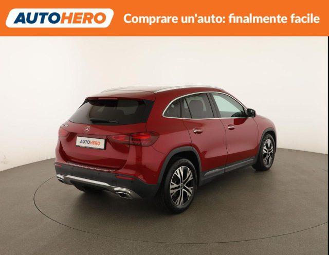 MERCEDES-BENZ GLA 180 Automatic Progressive Advanced