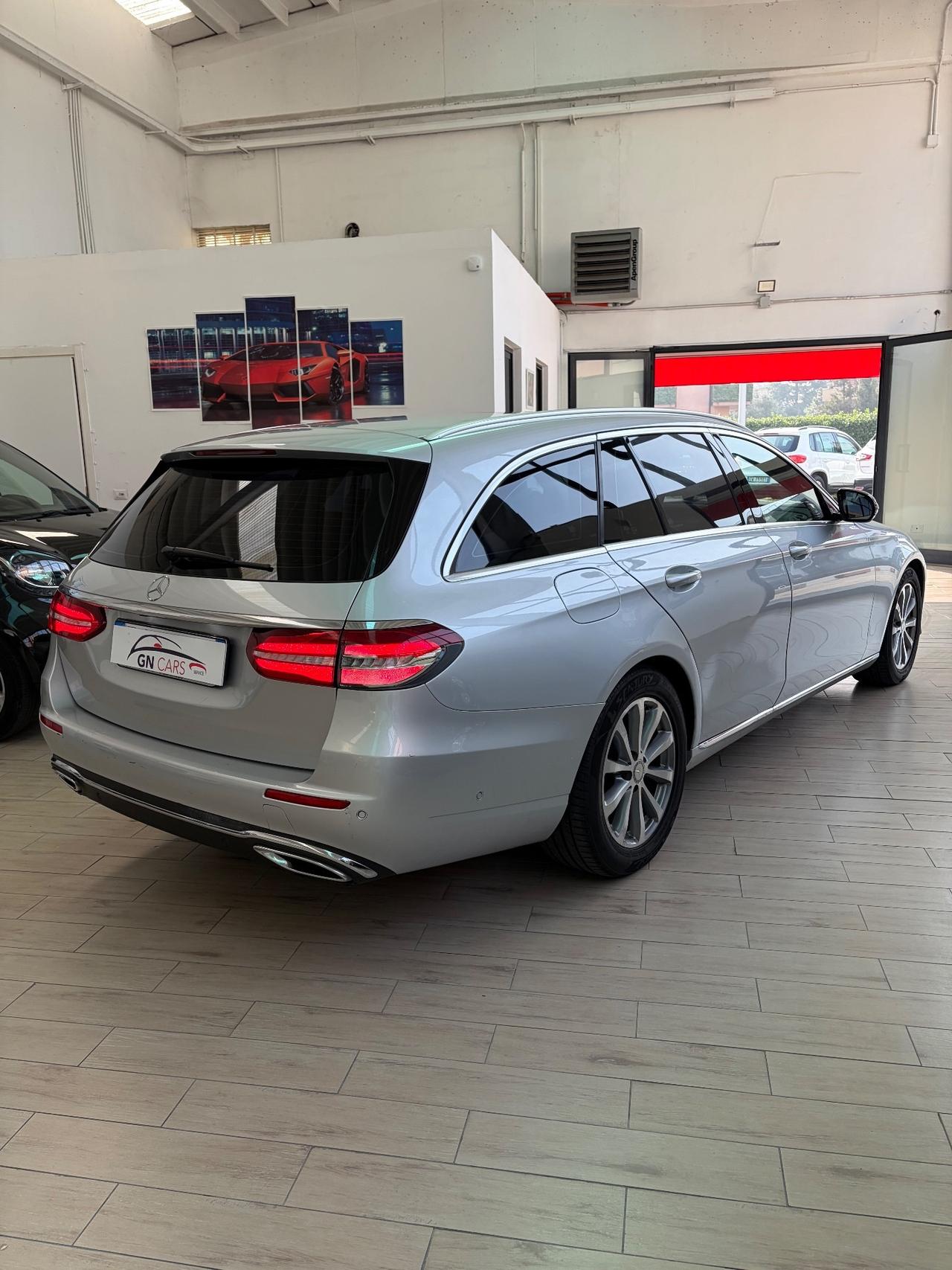 Mercedes-benz E 220 4 Matic Premium Plus