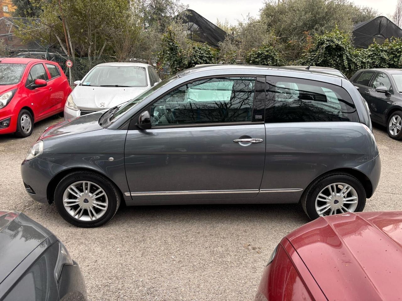 Lancia Ypsilon 1.2 69 CV Unyca OK Neopatentati