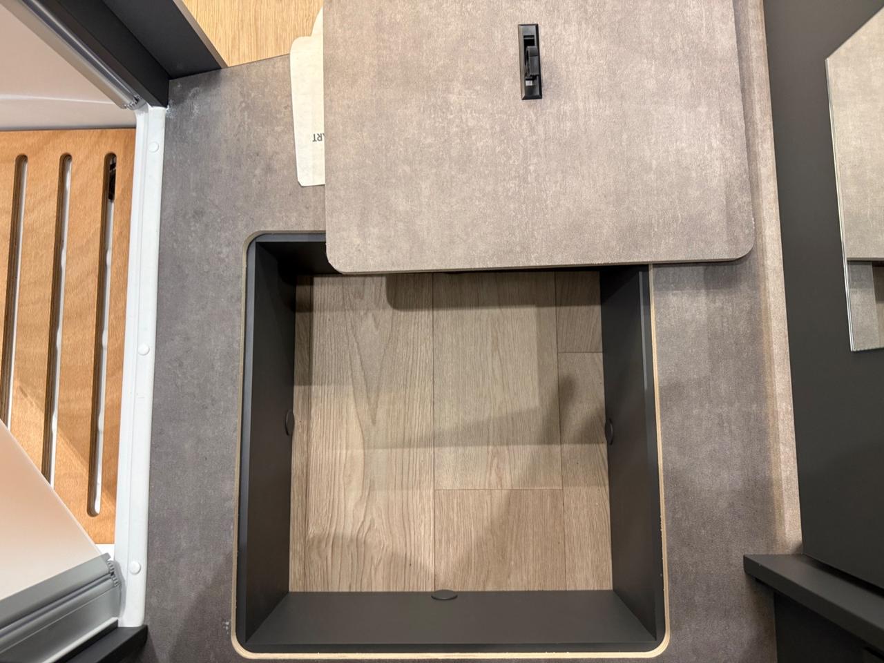 LAIKA KOSMO 409 L 7.40 4 POSTI OMOLOGATI