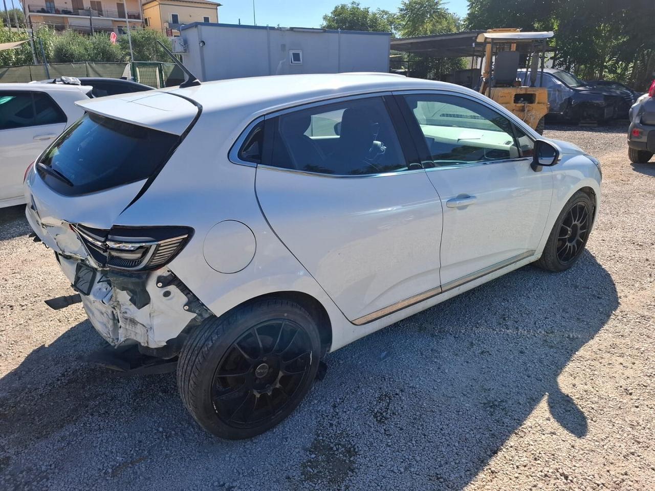 RENAULT CLIO TCE 1.0 ZEN 19 SINISTRATA MARCIANTE