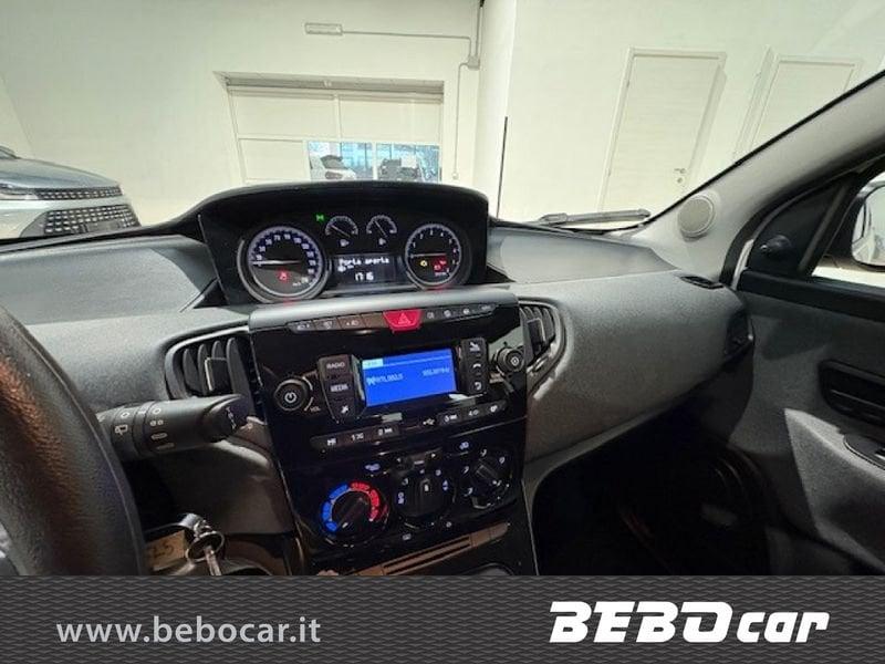 Lancia Ypsilon 1.0 FireFly 5 porte S&S Hybrid Silver