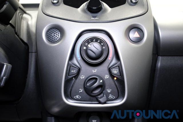 TOYOTA Aygo 1.0 VVT-i 69 CV 5 PORTE X-COOL TSS NEOPATENTATI