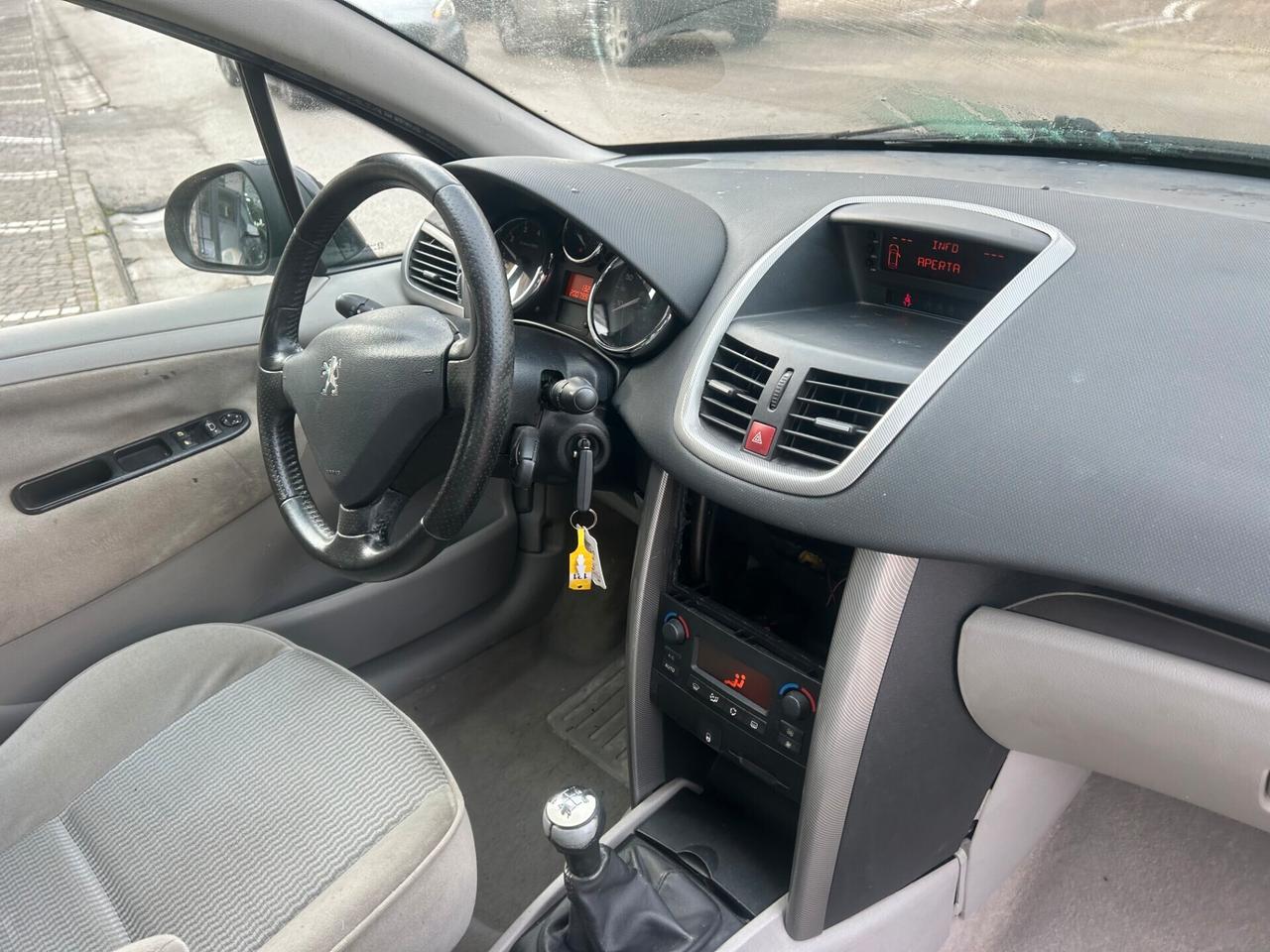 Peugeot 207 1.4 88CV 5p. ONE Line