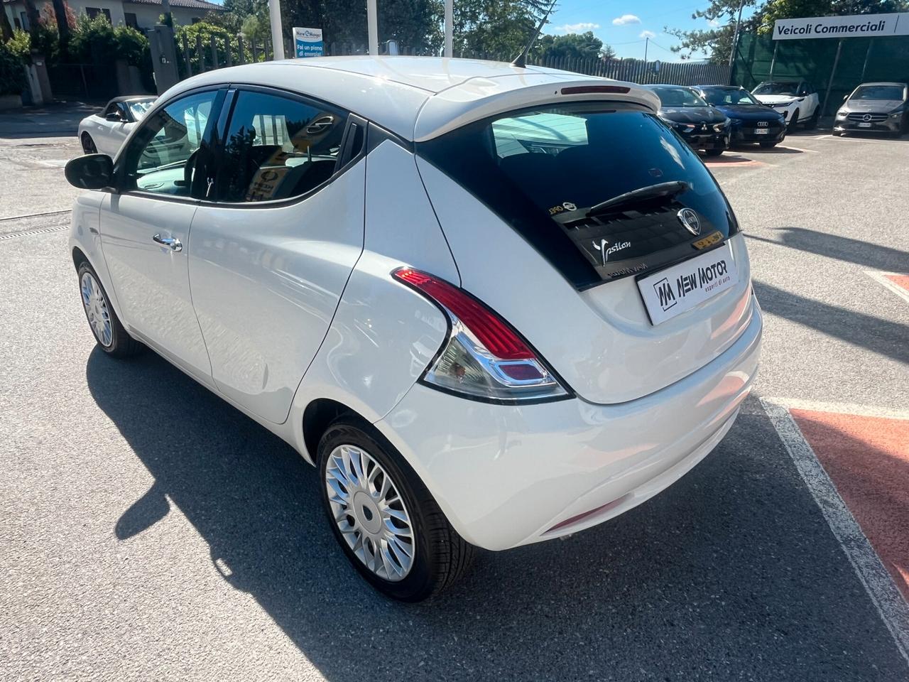 Lancia Ypsilon 1.3 MJT 16V 95 CV 5 porte S&S Silver
