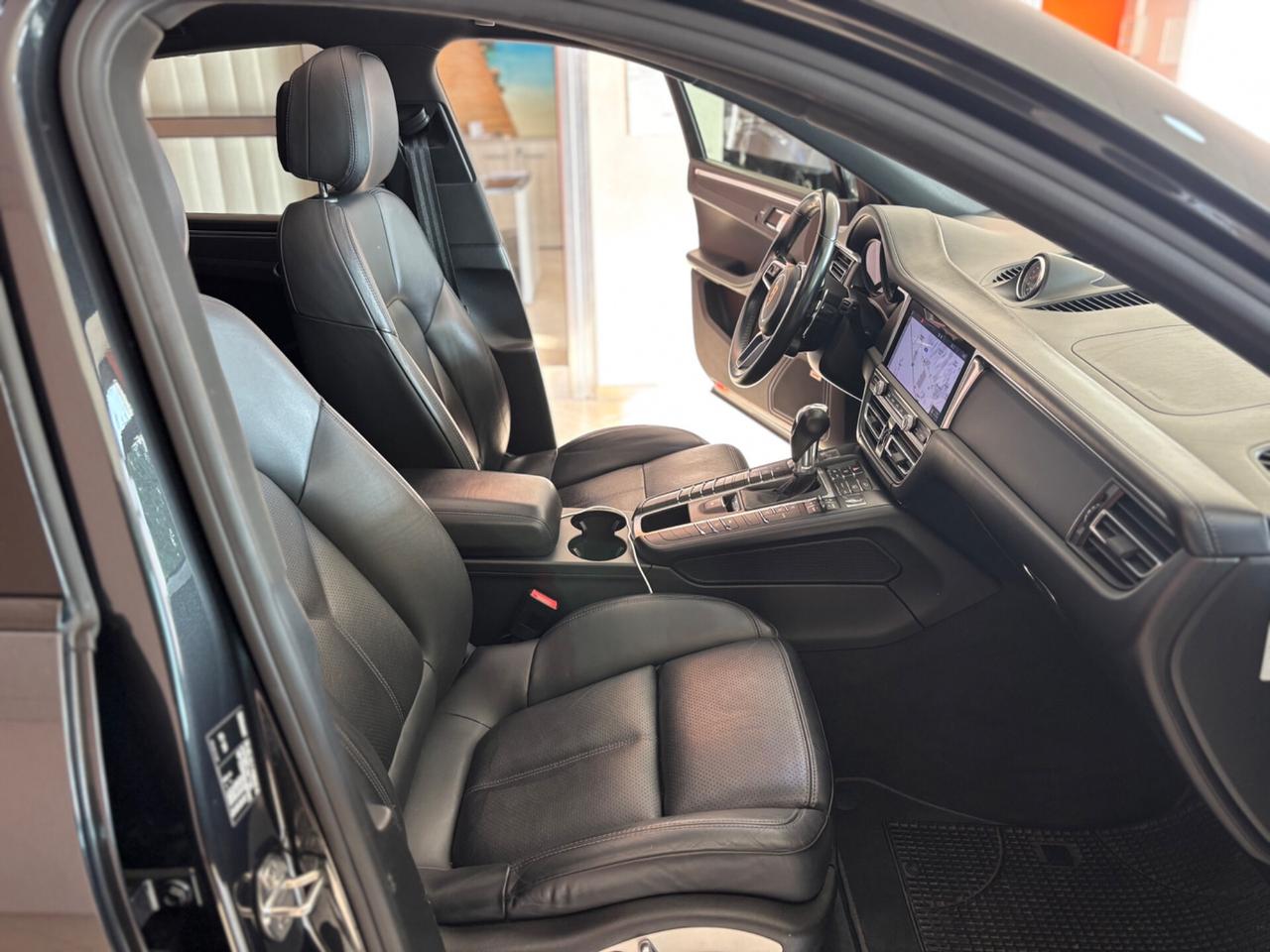 Porsche Macan 2.0 245 cv matrix-navi-tetto-pelle permute finanziamenti