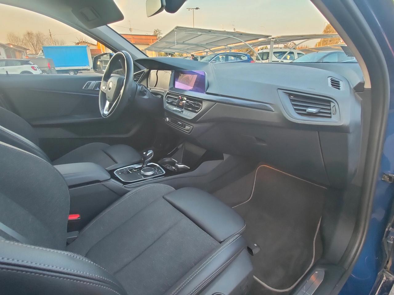 Bmw 116 116d 5p. Sport automatico neopatentati