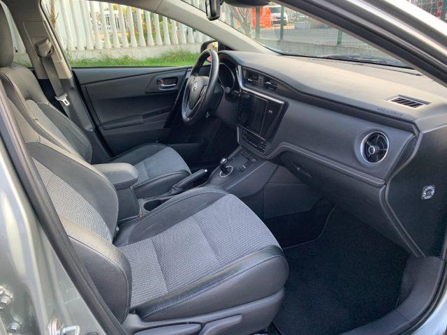 TOYOTA Auris 1.8 Hybrid Lounge