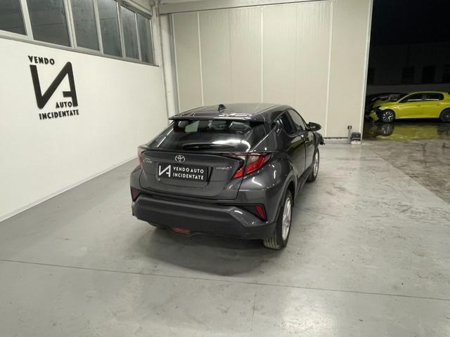 TOYOTA C-HR 1.8 HYBRID E-CVT BUSINESS