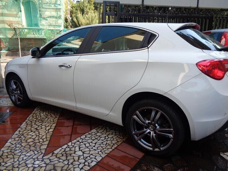 Alfa Romeo Giulietta 1.6 JTDm-2 120 CV Distinctive