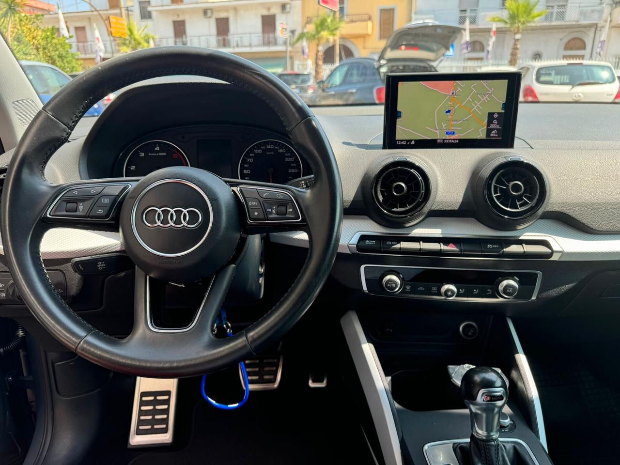 Audi Q2 1.6 TDI S tronic Business NAV/SENS/LED