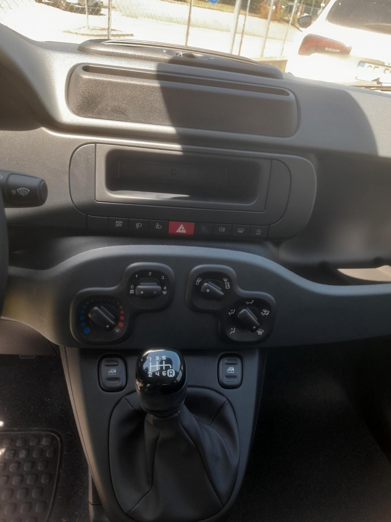 Fiat Panda 1.0 S&S Hybrid KM ZERO
