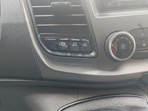FORD Transit Custom 320 L2H2 Trend,