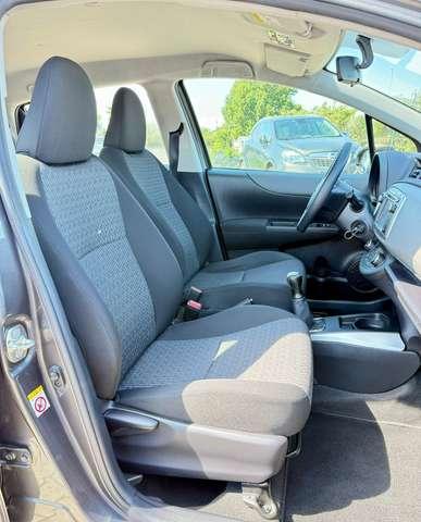 Toyota Yaris 2011 5p 1.0