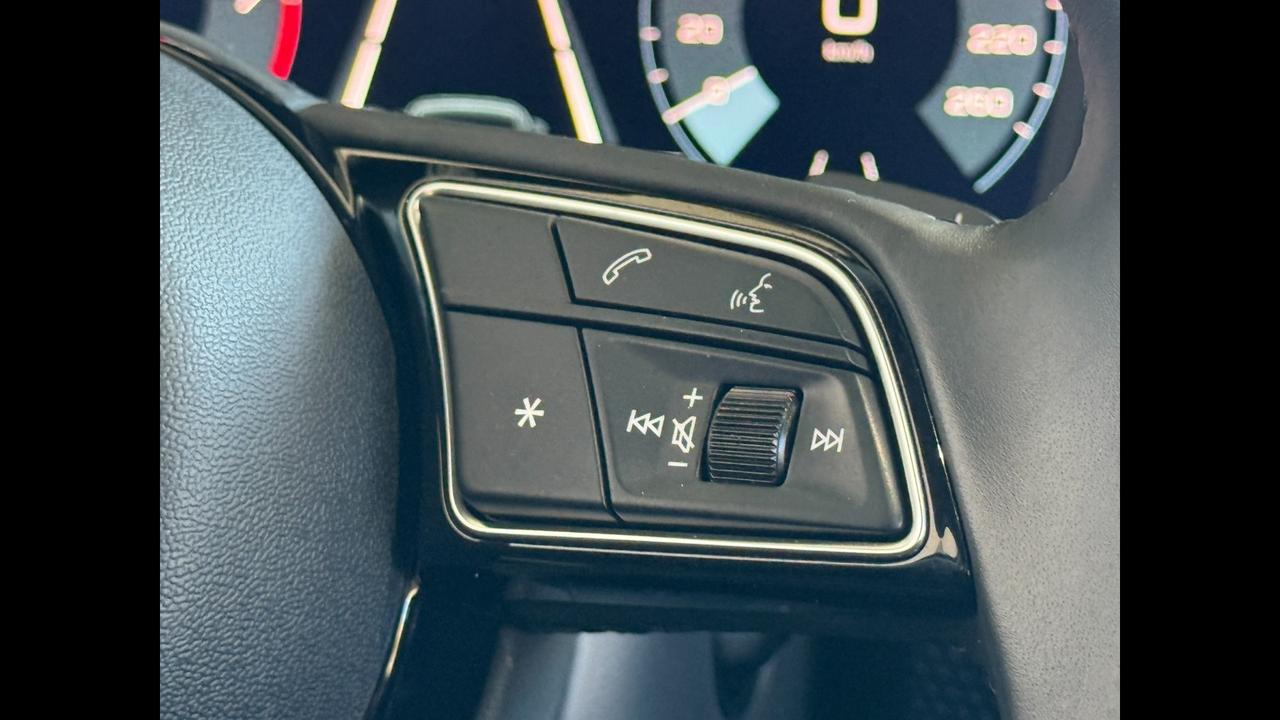 AUDI A1 II 2019 Sportback - A1 Sportback 30 1.0 tfsi Business 116