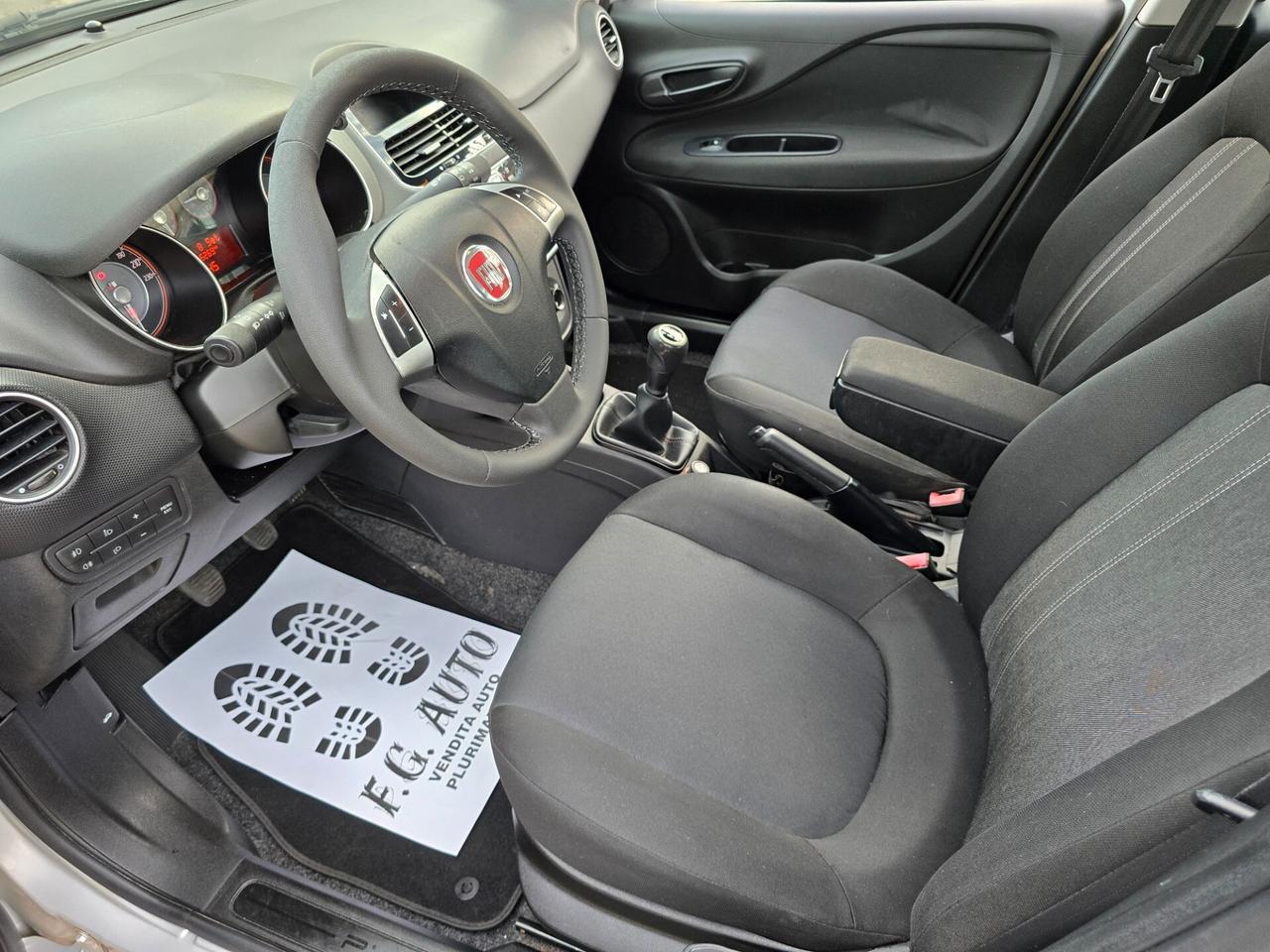 FIAT PUNTO STREET 1.3 M-JET 2016 CON 126.000KM