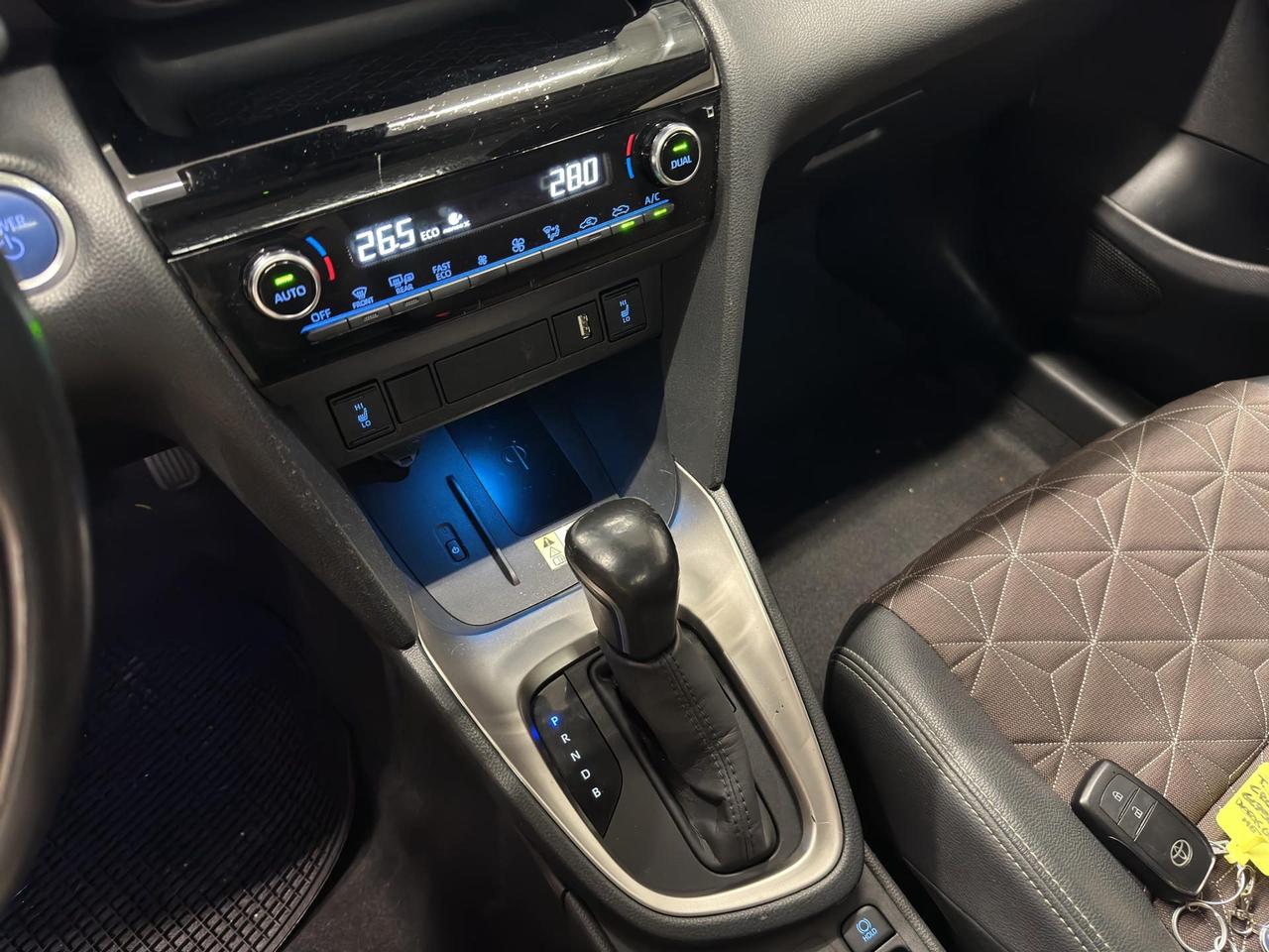 Toyota Yaris Cross 1.5h Lounge fwd 116cv e-cvt