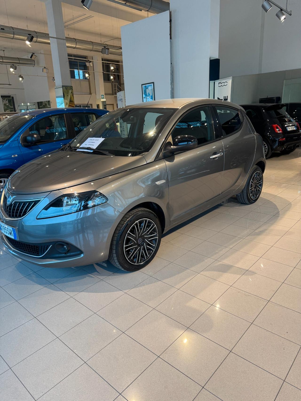 YPSILON GOLD FULL OPTIONAL