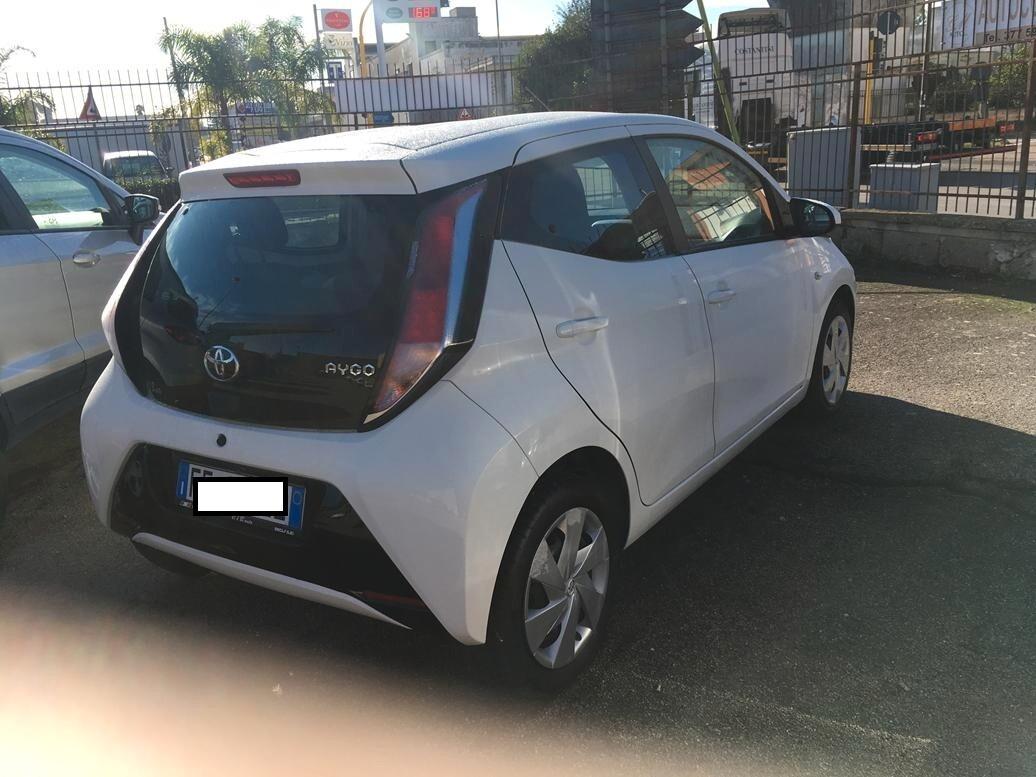Toyota Aygo 1.0 VVT-i 69 CV 5 porte x-cite