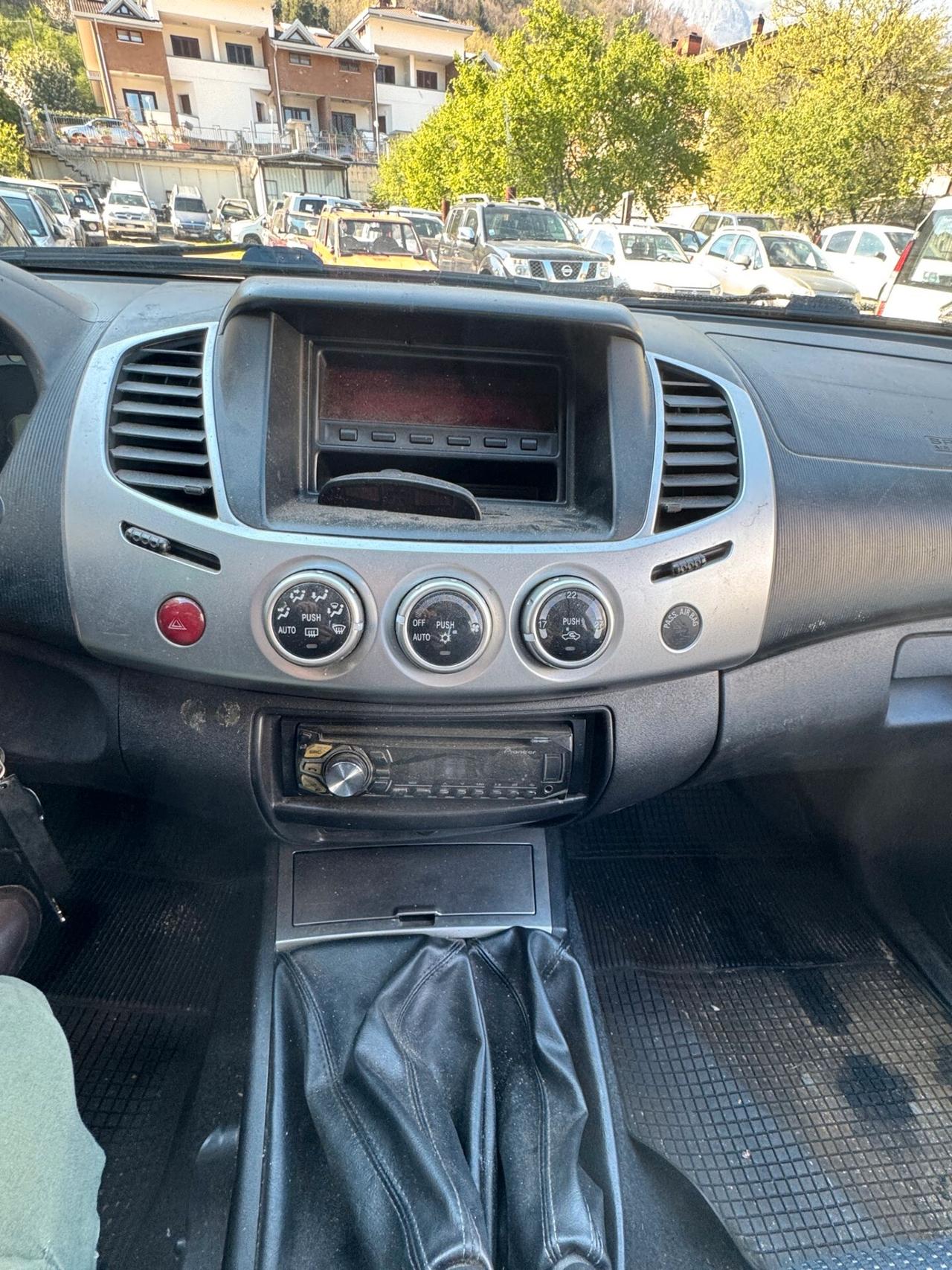 Mitsubishi L200 2.5 DI-D/136CV SC Inform DPF