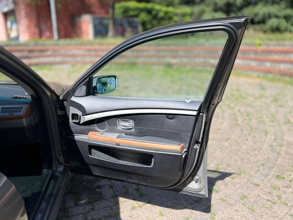 BMW Serie 7 E 65-66 745i