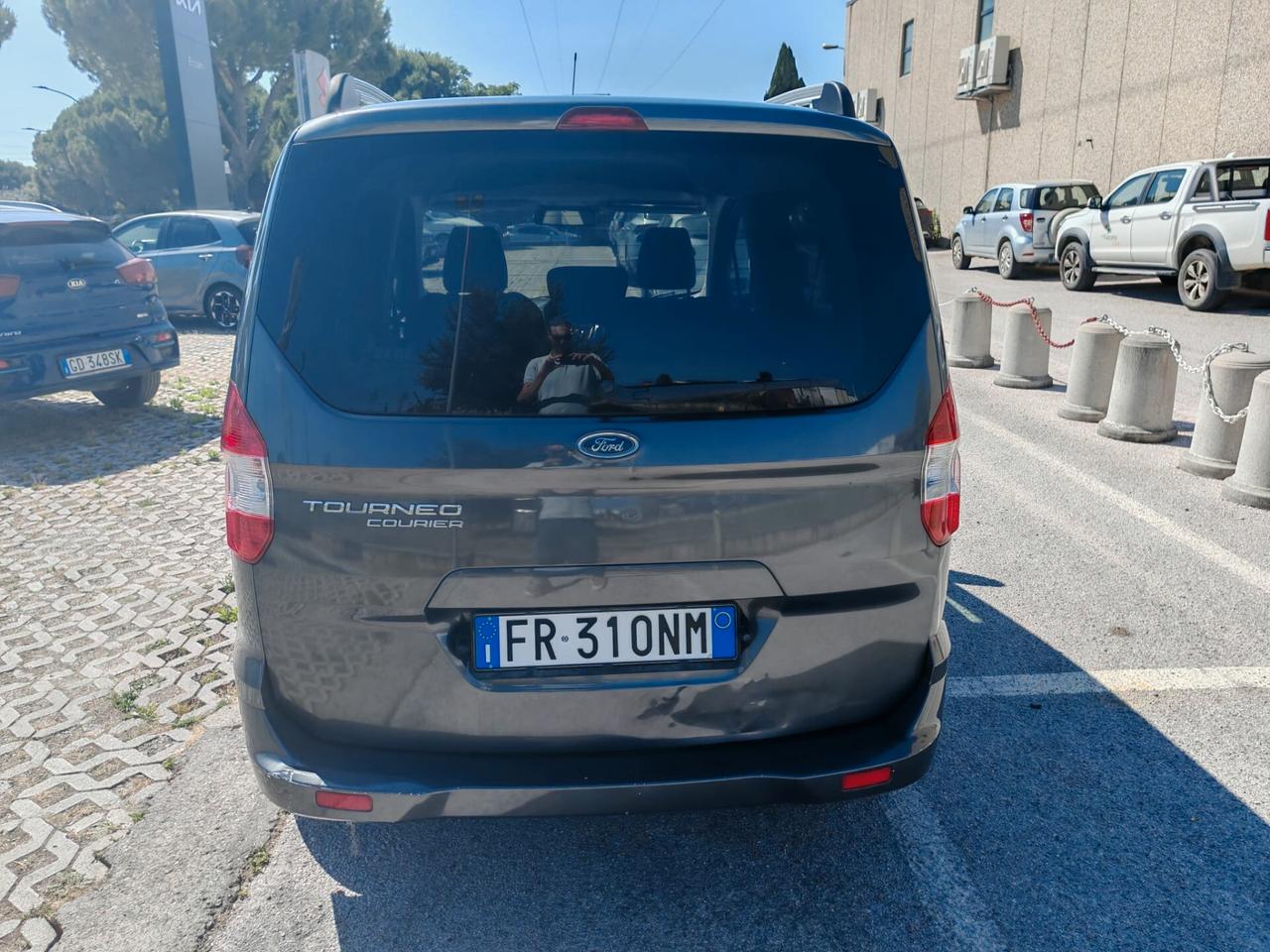 Ford Tourneo Courier 1.5 TDCI 95 CV Titanium
