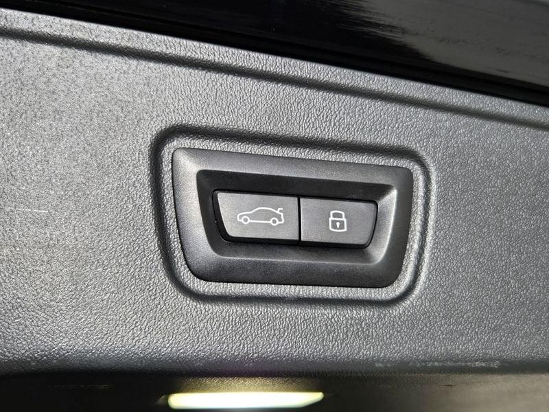 BMW Serie 5 Serie 5 G61 Touring 520d Touring 48V xdrive auto