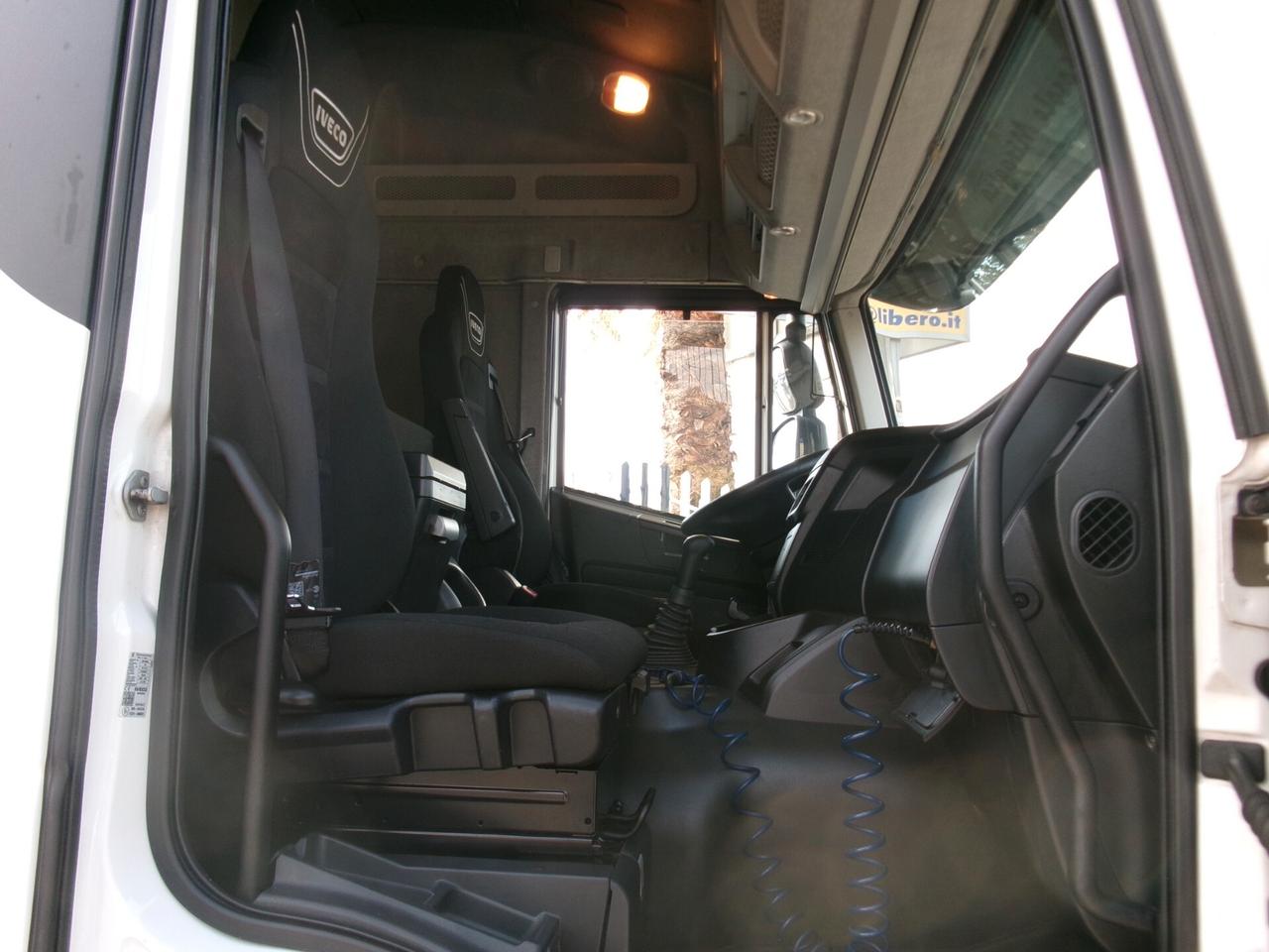 Iveco STRALIS AT 460 E6 MANAULE ZF TRATTORE PER SEMIRIMORCHIO 650000 KM