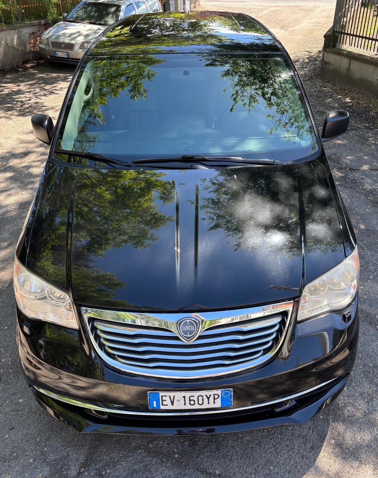 Lancia Voyager 2.8 Turbodiesel Silver 177 CV