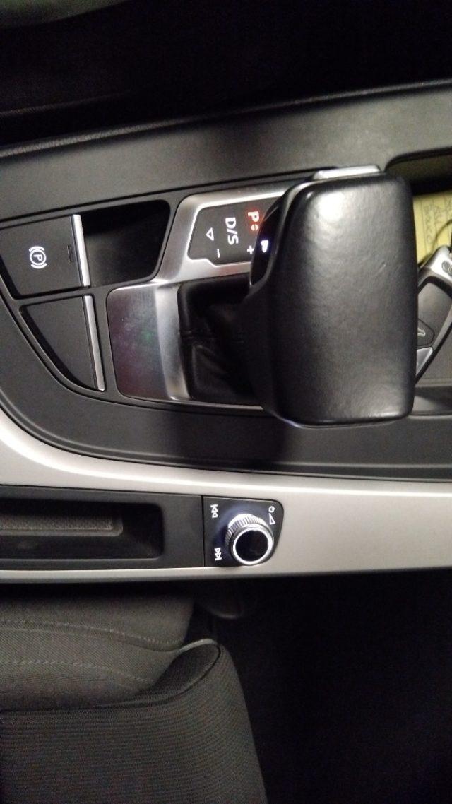 AUDI A4 Avant 30 TDI S tronic S line edition