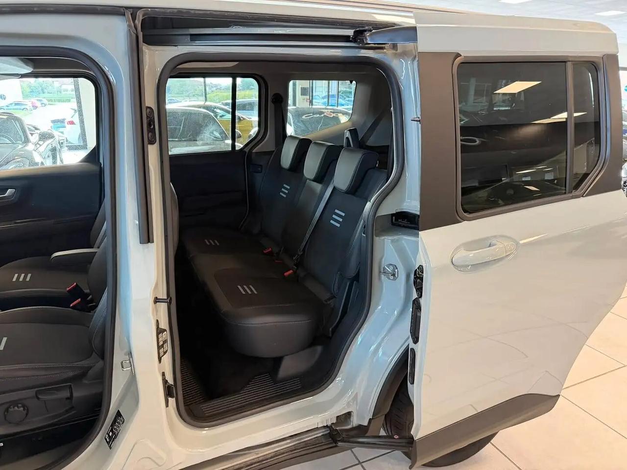 Ford Tourneo Courier 1.0 EcoBoost Active