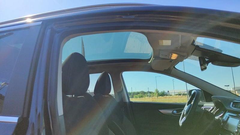 Nissan Qashqai 1.5 dCi N-Connecta