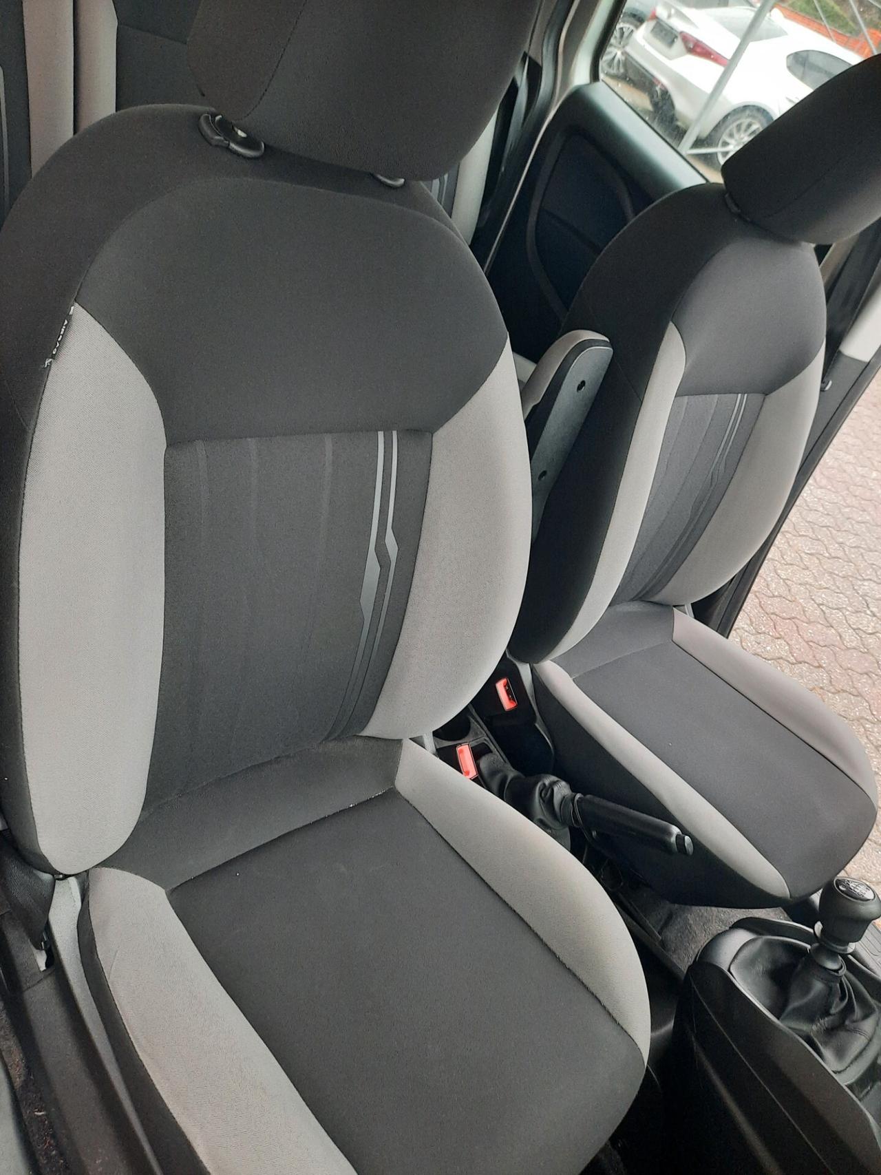 Fiat Doblo JTD LOUNGE CLIMATIZZATORE VOL. MULTIFUNZIONI GOMME 4 STAGIONI RADIO TOUCH SCRENN BLUETOOTH