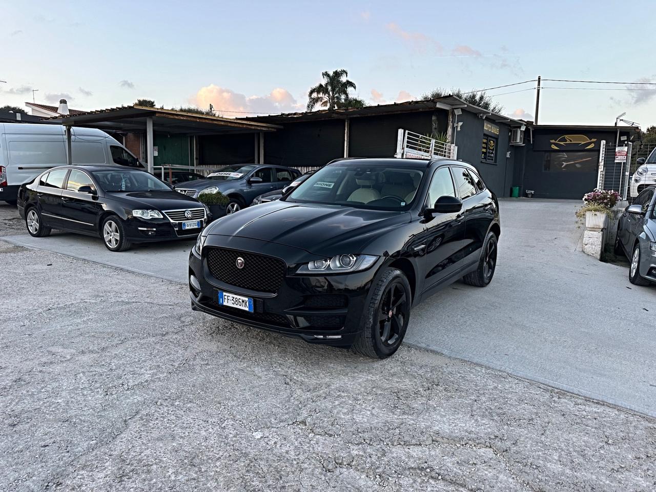 Jaguar F-Pace 2.0 D 180 CV Portfolio Unico Proprietario Garanzia 24 Mesi !!