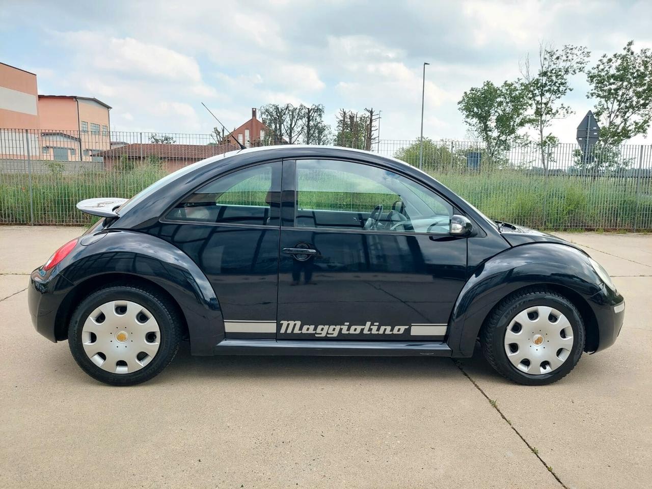 VOLKSWAGEN New Beetle 1.6 FL - 2009