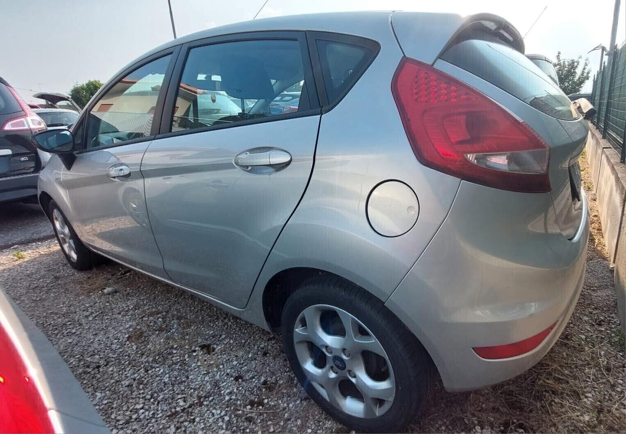 Ford Fiesta 1.2 benzina Neopatentati