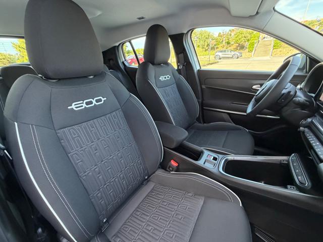 FIAT 600 HYBRID 145CV DCT MHEV+NAVI+RCAM+2PDC+LED
