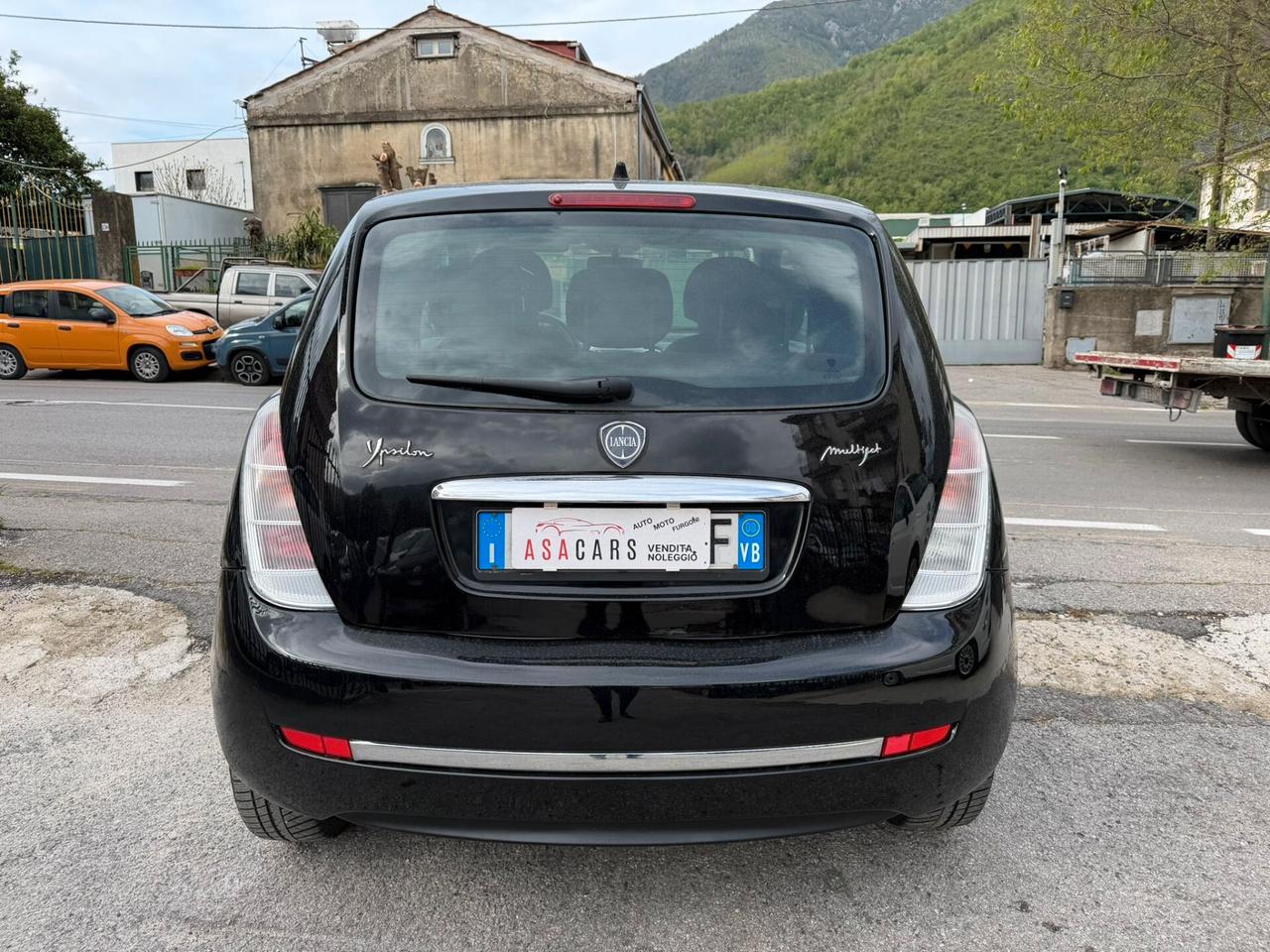 Lancia Ypsilon 1.3 MJT 75 CV Argento