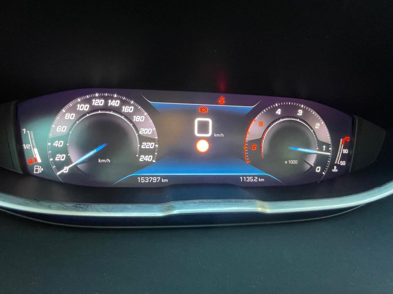 Peugeot 3008 BlueHDi 130 S&S EAT8 Active Pack