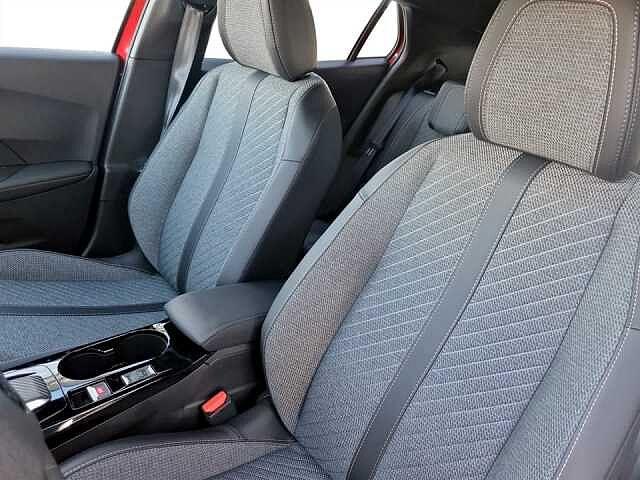 Peugeot 2008 2008 1.2 hybrid Allure 136cv e-dcs6