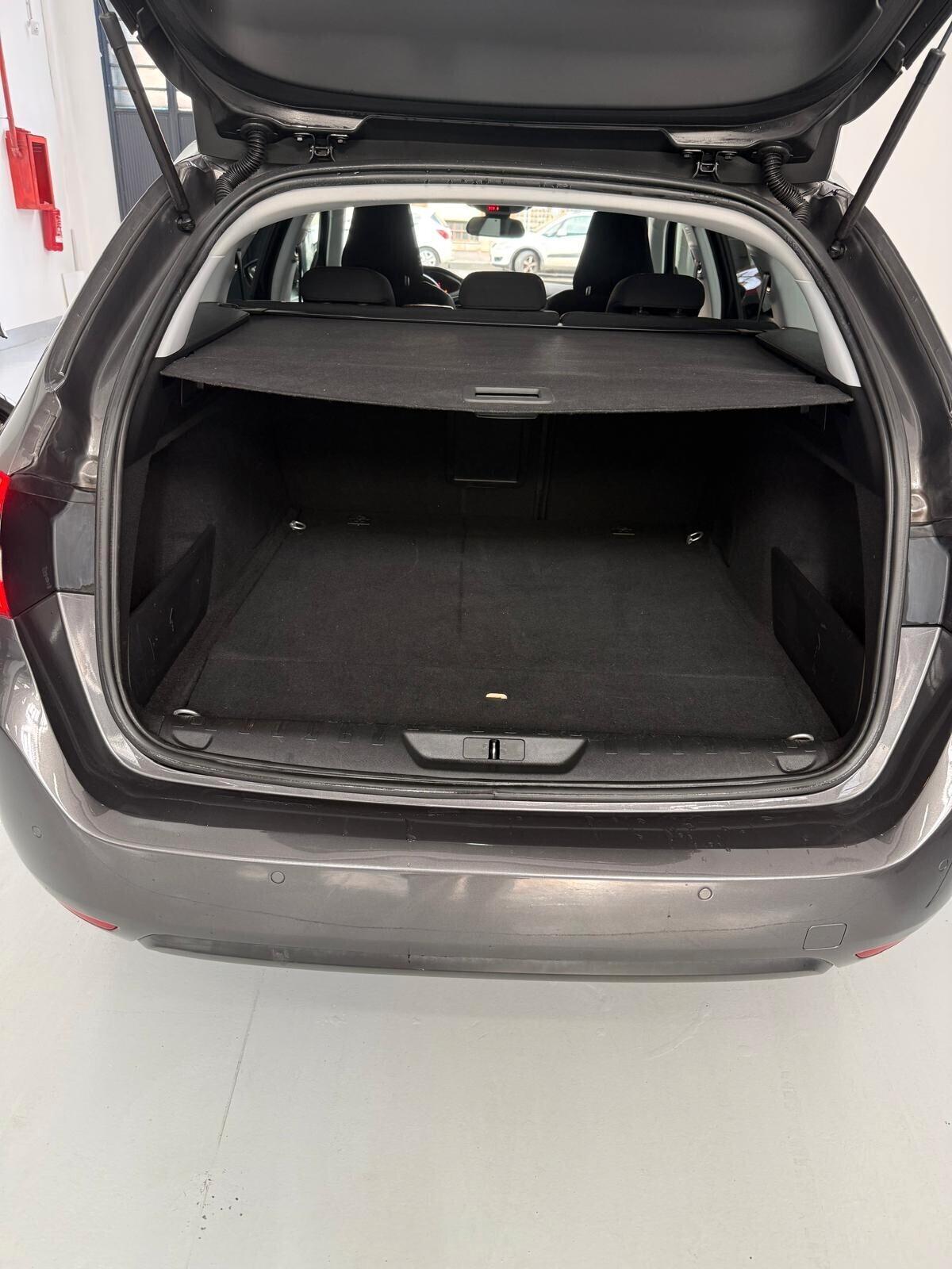 Peugeot 308 BlueHDi 130 S&S SW Allure