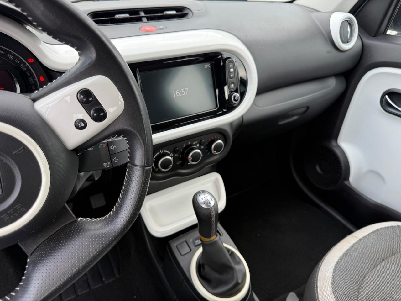 Renault Twingo SCe Lovely