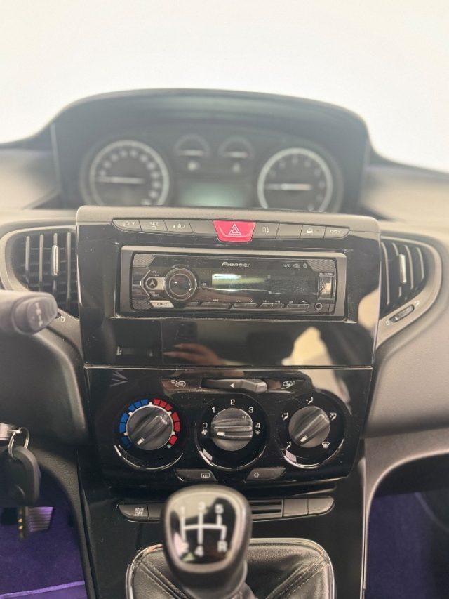 LANCIA Ypsilon 1.2 69 CV 5 porte Gold