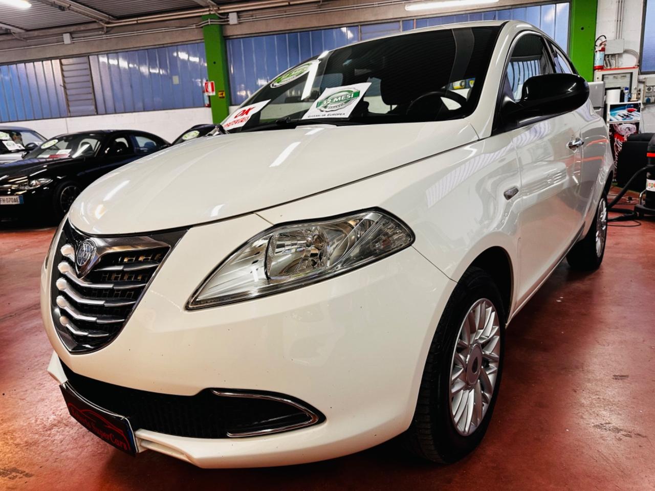 Lancia Ypsilon 0.9 TwinAir 85 CV 5 porte Metano Ecochic Elefantino