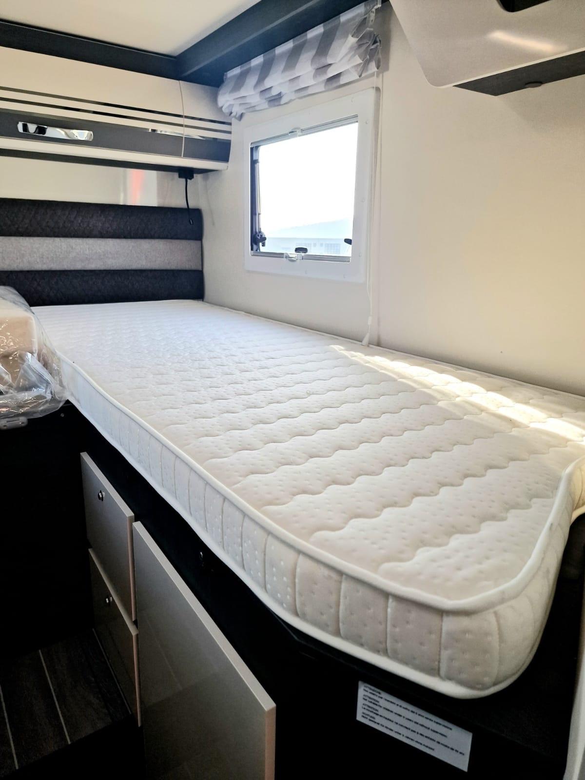 Roller Team semi integrale del 2025 in saldo 700