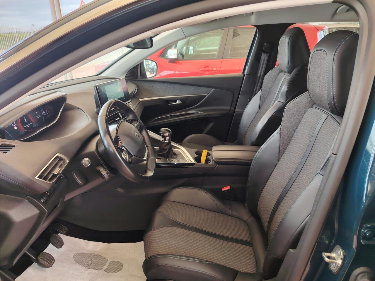 Peugeot 3008 BlueHDi 130 S&S Allure 2022