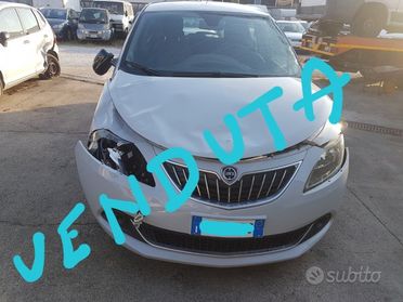 Lancia ypsilon ibrida