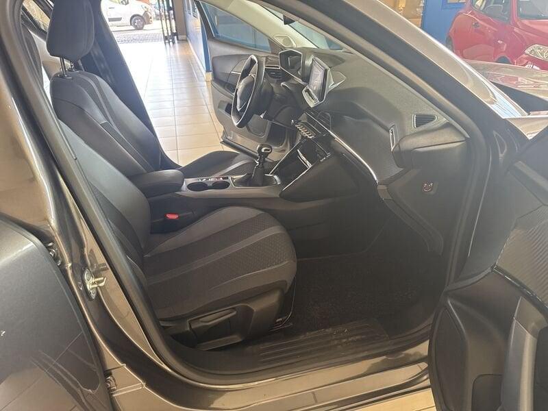 Peugeot 2008 2008 PureTech 100 S&S Allure