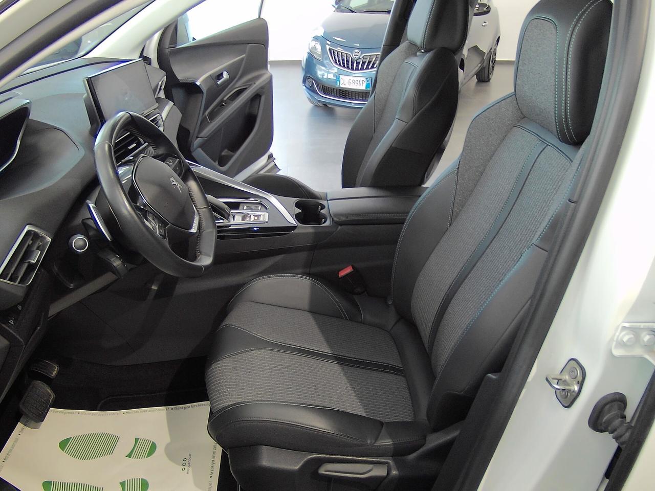 Peugeot 3008 BlueHDi 130 S&S EAT8 Allure Pack 2022